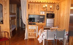 Praloup 1600 beau studio avec très belle vue